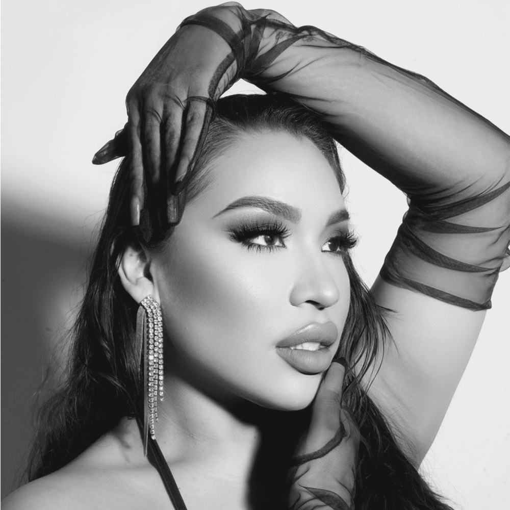 Meet your Posher, Yanira